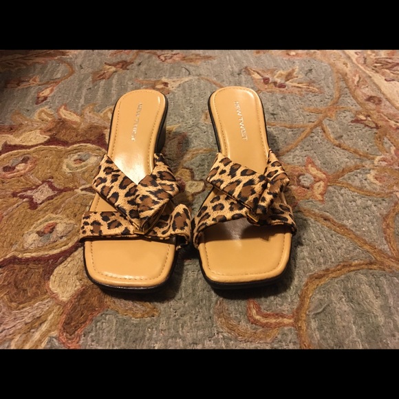 New Twist Leopard Print Slide - 6 1/2 - Picture 2 of 6